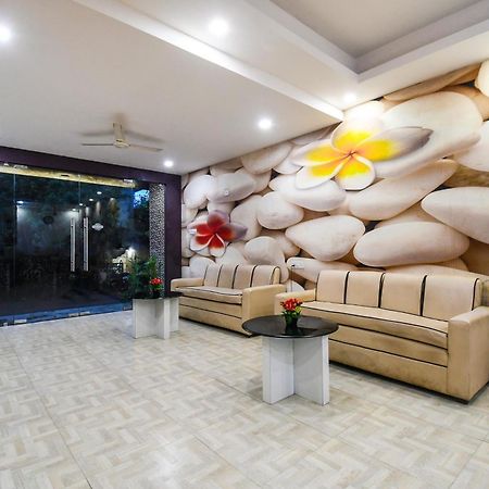 Super Townhouse Best Inn Khandagiri Exterior photo
