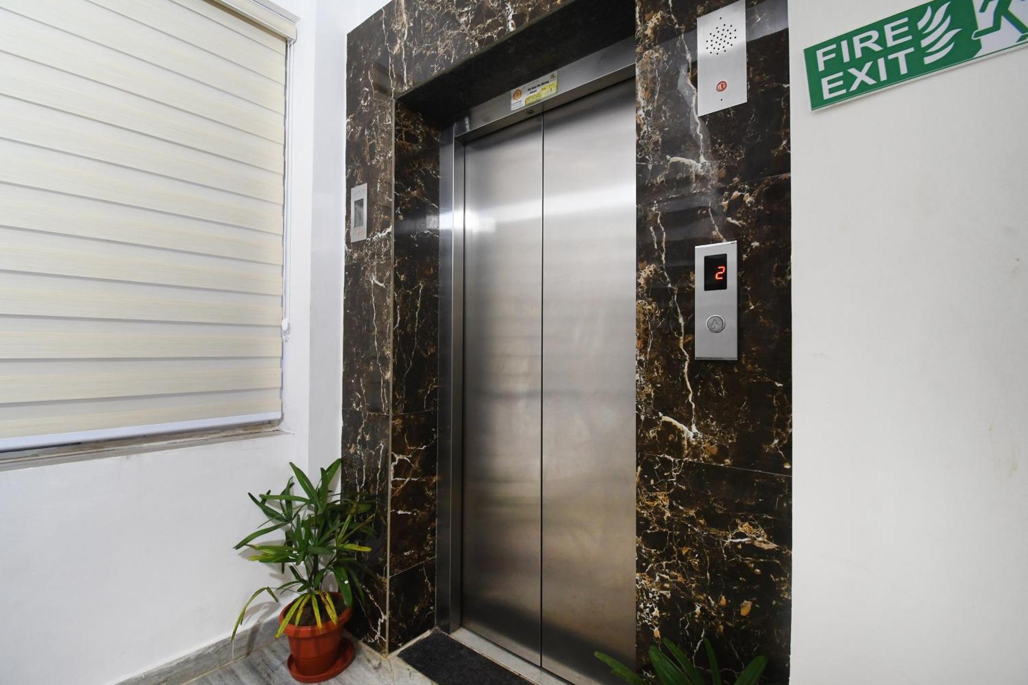 Super Townhouse Best Inn Khandagiri Exterior photo