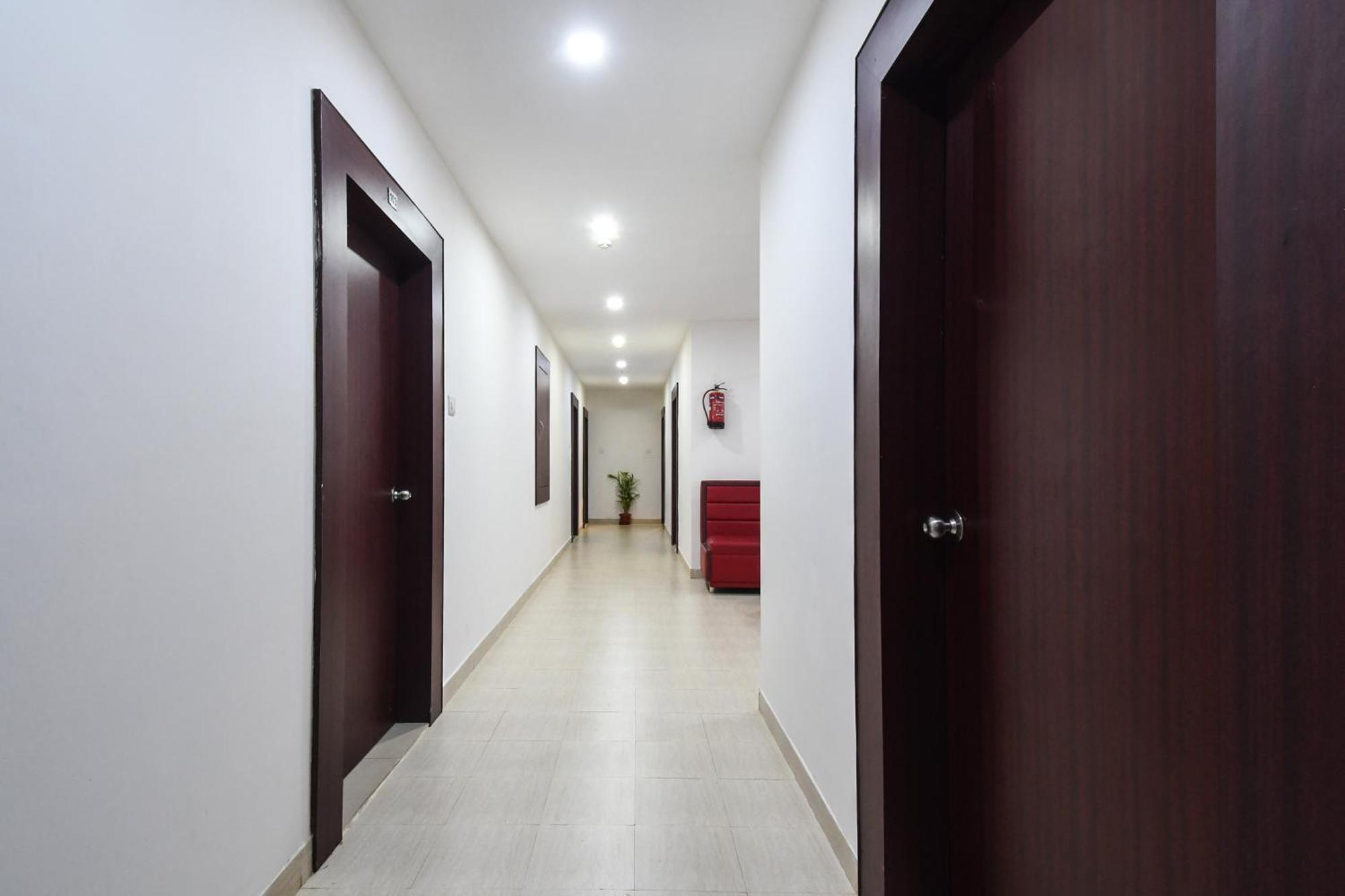 Super Townhouse Best Inn Khandagiri Exterior photo