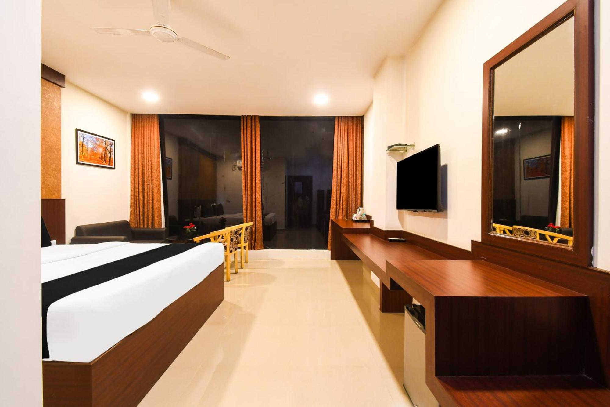 Super Townhouse Best Inn Khandagiri Exterior photo